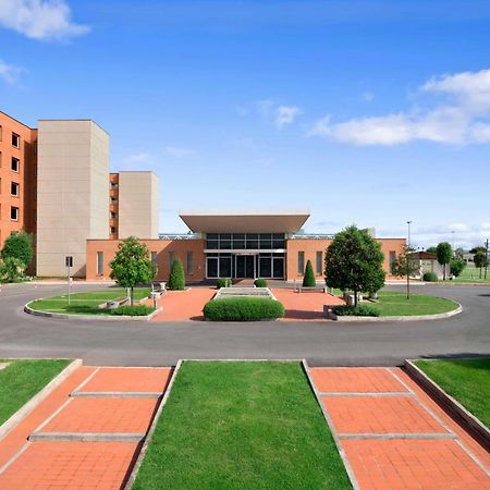 Hilton Garden Inn Rome Airport Fiumicino Bagian luar foto