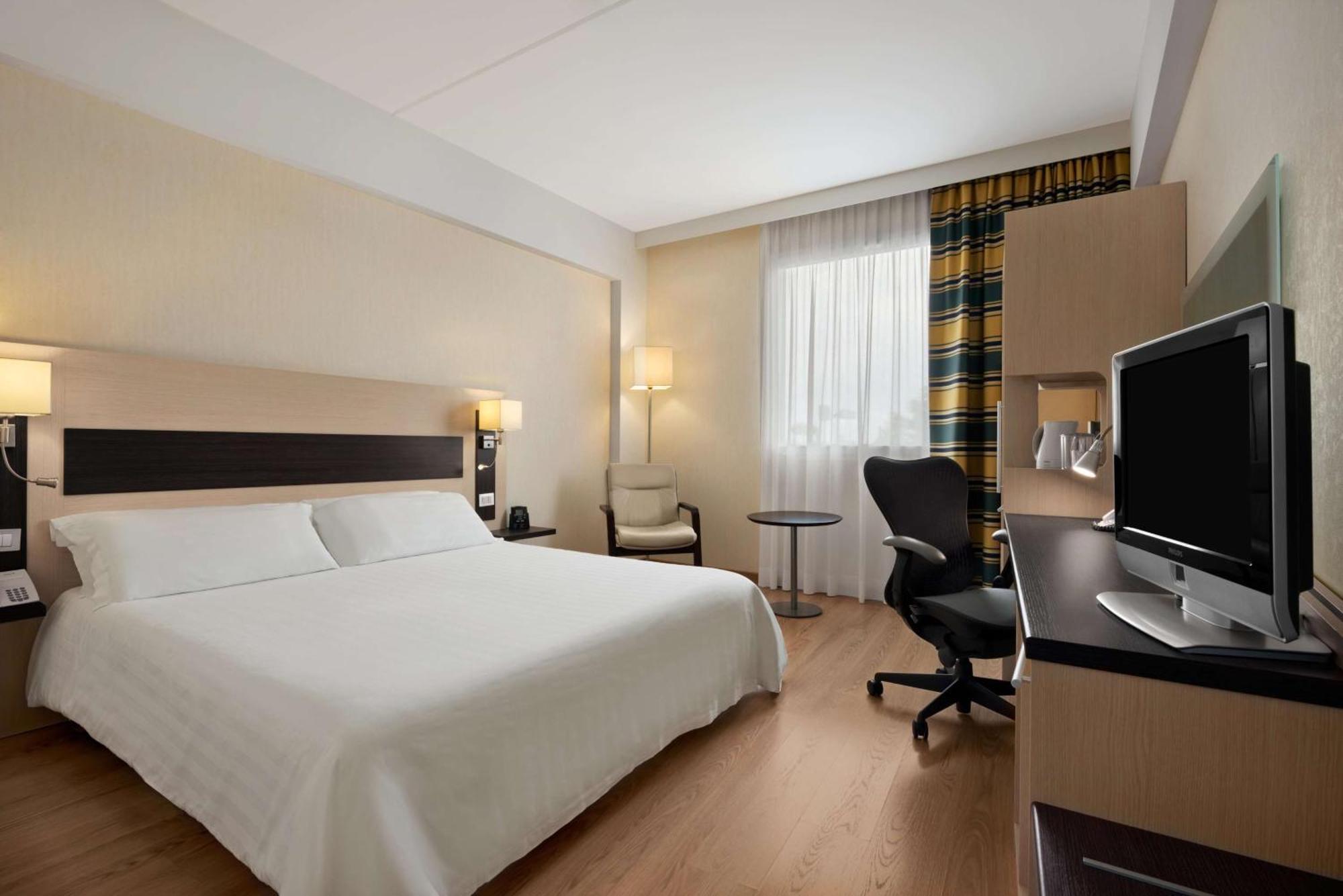 Hilton Garden Inn Rome Airport Fiumicino Bagian luar foto
