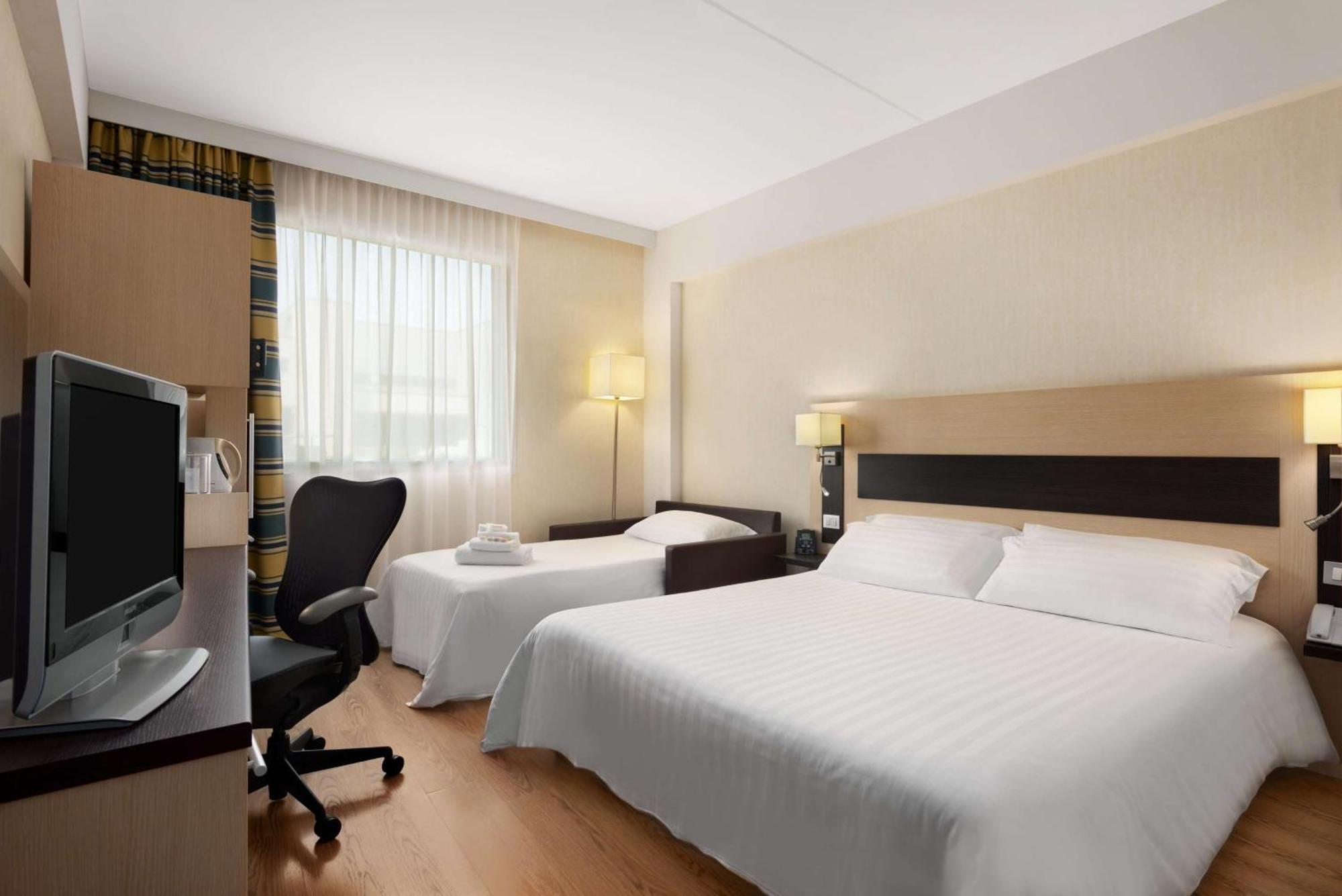 Hilton Garden Inn Rome Airport Fiumicino Bagian luar foto