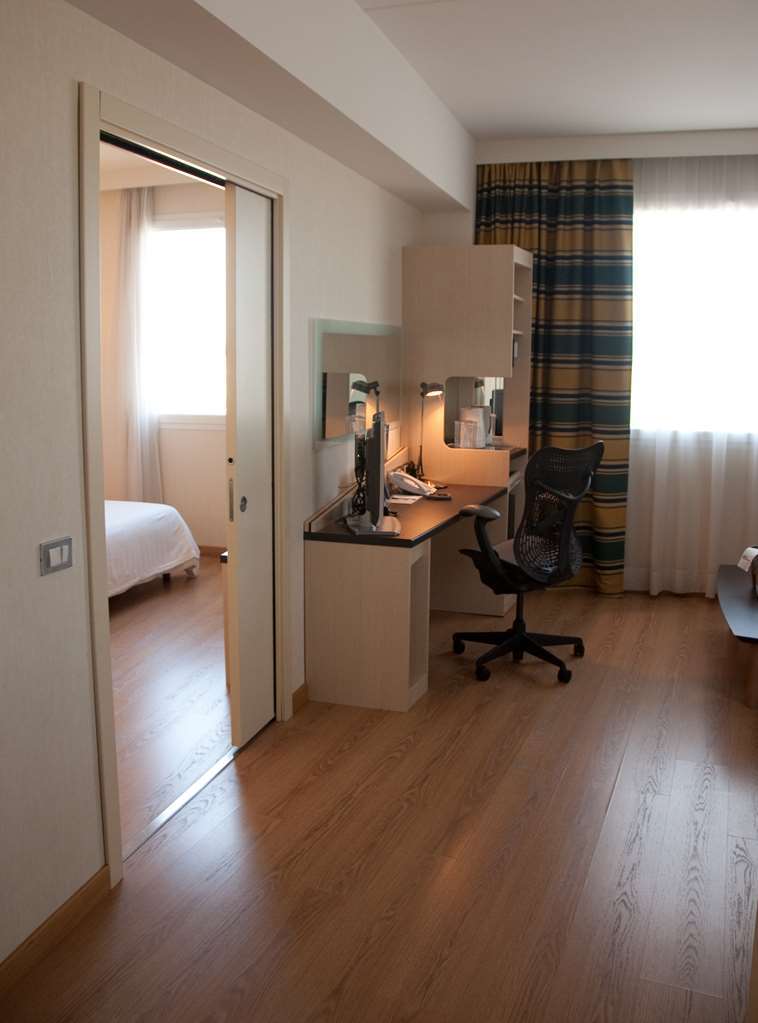 Hilton Garden Inn Rome Airport Fiumicino Ruang foto