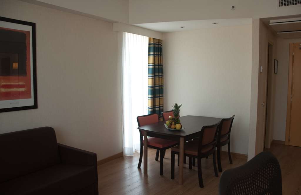 Hilton Garden Inn Rome Airport Fiumicino Ruang foto