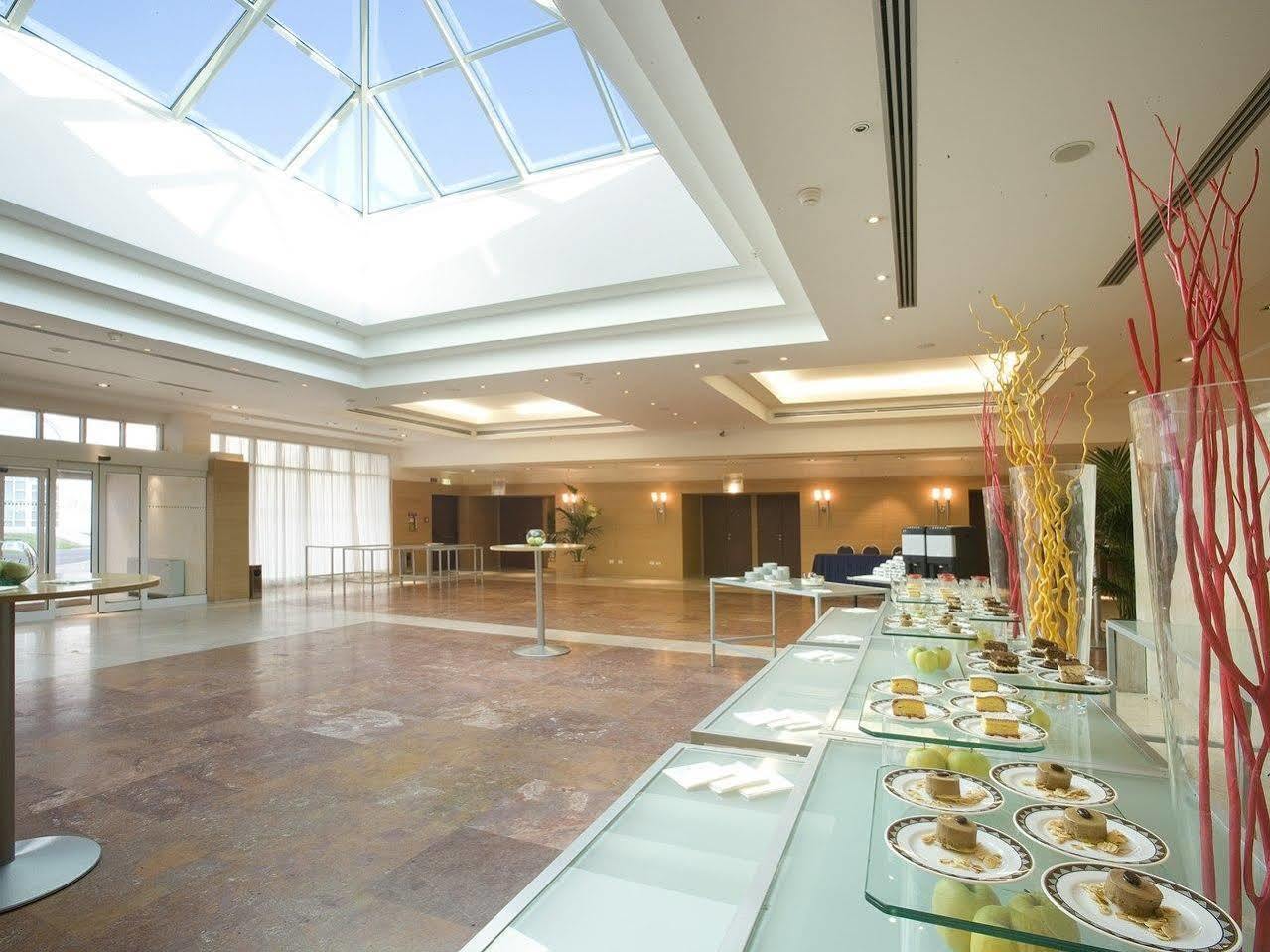Hilton Garden Inn Rome Airport Fiumicino Bagian luar foto